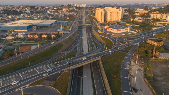 apos-17-anos,-prefeitura-de-curitiba-inaugura-obra-da-linha-verde